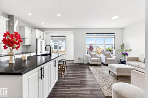 2255 Donaghey Way, Edmonton, AB - Indoor Photo Showing Living Room