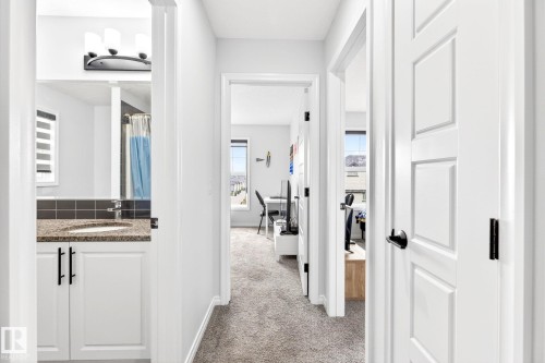 2255 Donaghey Way, Edmonton, AB - Indoor Photo Showing Other Room