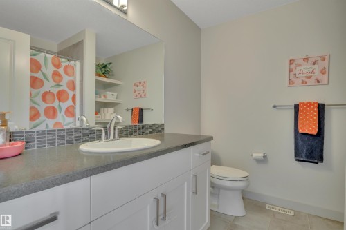 560 Sturtz Link, Leduc, AB 