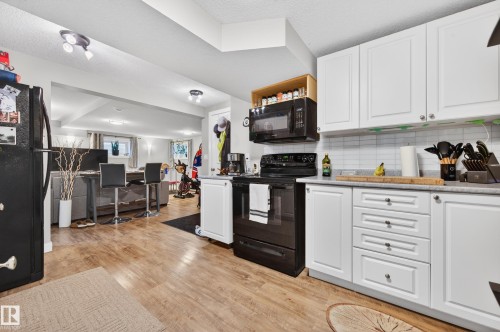Legal 1 bedroom basement suite - 3412 142 Avenue, Edmonton, AB - Indoor Photo Showing Kitchen