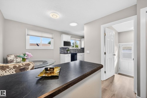 3412 142 Avenue, Edmonton, AB - Indoor