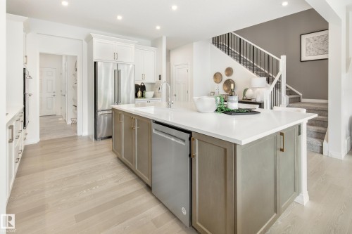 17423 7 Street, Edmonton, AB - Indoor Photo Showing Kitchen With Upgraded Kitchen