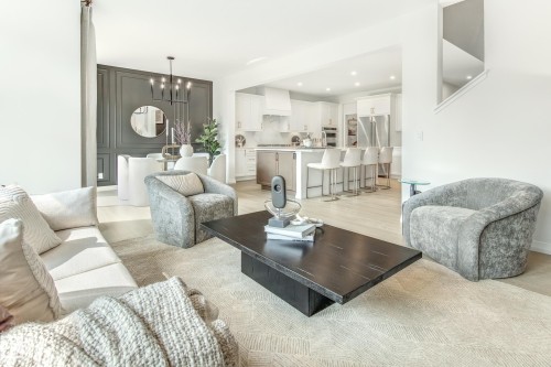 17423 7 Street, Edmonton, AB - Indoor Photo Showing Living Room