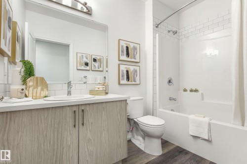 17423 7 Street, Edmonton, AB - Indoor Photo Showing Bathroom