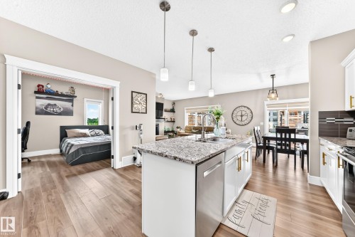 1239 24 Avenue, Edmonton, AB 
