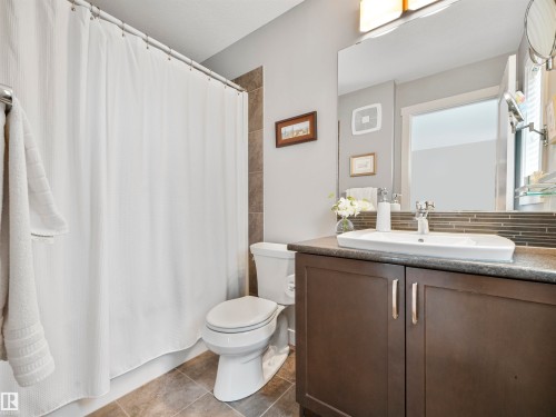 1277 Starling Drive, Edmonton, AB - Indoor Photo Showing Bathroom