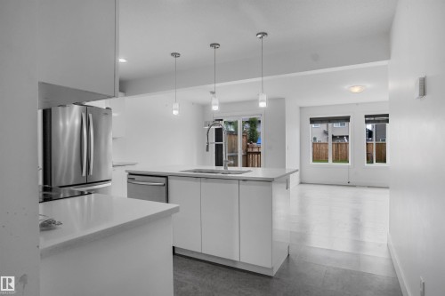 809 Cavanagh Heath, Edmonton, AB 