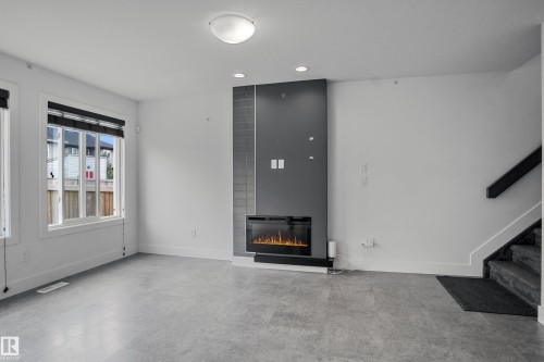 809 Cavanagh Heath, Edmonton, AB 
