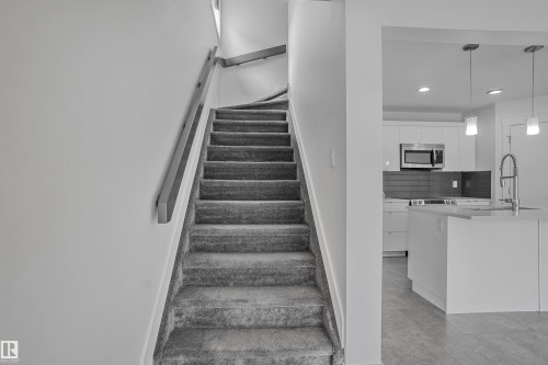 809 Cavanagh Heath, Edmonton, AB 