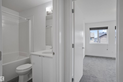 809 Cavanagh Heath, Edmonton, AB 