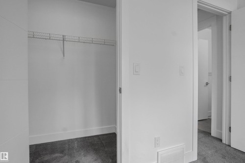 809 Cavanagh Heath, Edmonton, AB 