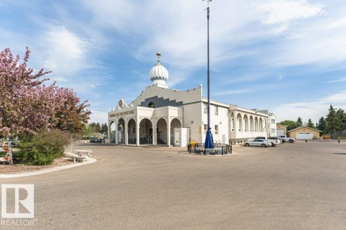 11 1503 Mill Woods Road E, Edmonton, AB 