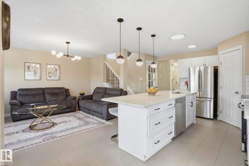 2049 Tanner Wynd Nw, Edmonton, AB - Indoor