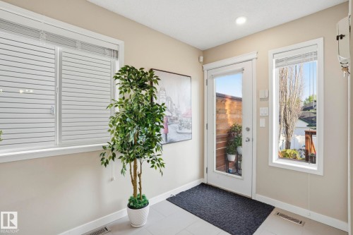 2049 Tanner Wynd Nw, Edmonton, AB - Indoor Photo Showing Other Room