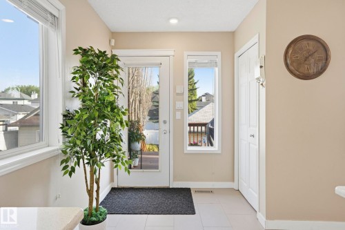 2049 Tanner Wynd Nw, Edmonton, AB - Indoor Photo Showing Other Room