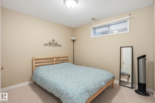 2049 Tanner Wynd Nw, Edmonton, AB - Indoor Photo Showing Bedroom