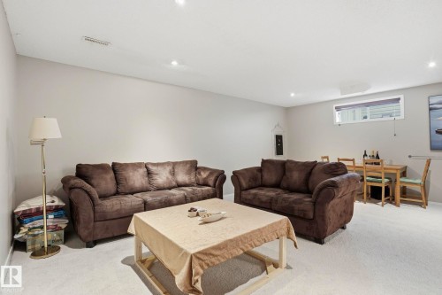 2049 Tanner Wynd Nw, Edmonton, AB - Indoor Photo Showing Other Room