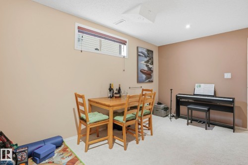 2049 Tanner Wynd Nw, Edmonton, AB - Indoor