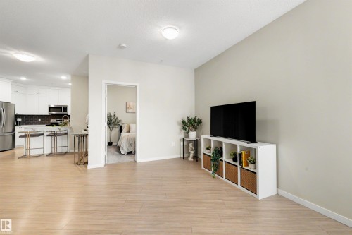 437 1818 Rutherford Road, Edmonton, AB - Indoor