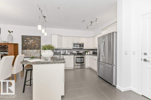 #302 160 Magrath Rd Nw, Edmonton, AB - Indoor Photo Showing Kitchen