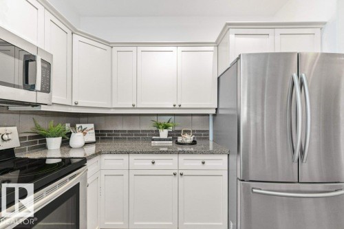 #302 160 Magrath Rd Nw, Edmonton, AB - Indoor Photo Showing Kitchen