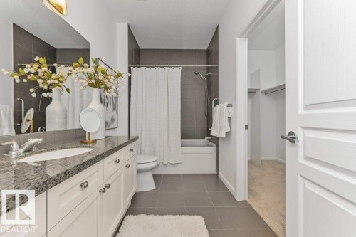 #302 160 Magrath Rd Nw, Edmonton, AB - Indoor Photo Showing Bathroom
