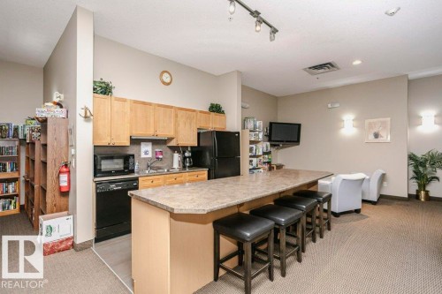 #302 160 Magrath Rd Nw, Edmonton, AB - Indoor Photo Showing Kitchen