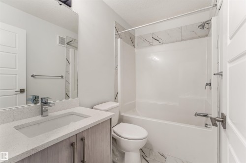 9455 Colak Lane Sw, Edmonton, AB - Indoor Photo Showing Bathroom