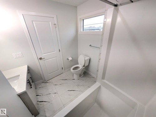 9455 Colak Lane Sw, Edmonton, AB - Indoor Photo Showing Bathroom