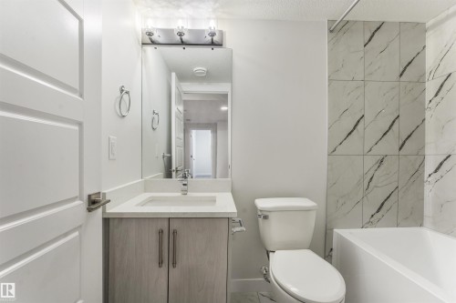 9455 Colak Lane Sw, Edmonton, AB - Indoor Photo Showing Bathroom