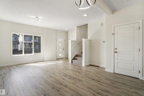9455 Colak Lane Sw, Edmonton, AB - Indoor Photo Showing Other Room