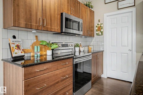 22609 94A Avenue Nw, Edmonton, AB - Indoor Photo Showing Kitchen