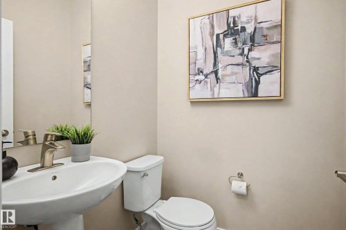 22609 94A Avenue Nw, Edmonton, AB - Indoor Photo Showing Bathroom