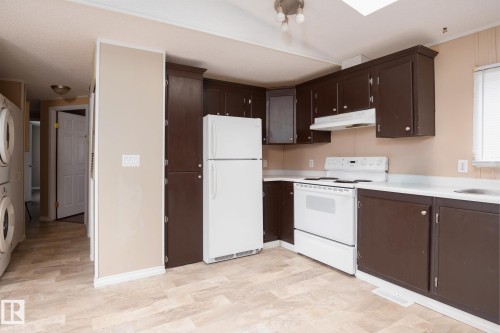 5204 53 Avenue, Cold Lake, AB - Indoor Photo Showing Kitchen