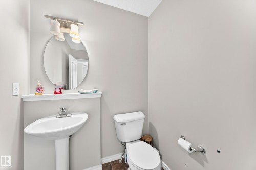 #21 8716 179 Av Nw, Edmonton, AB - Indoor Photo Showing Bathroom