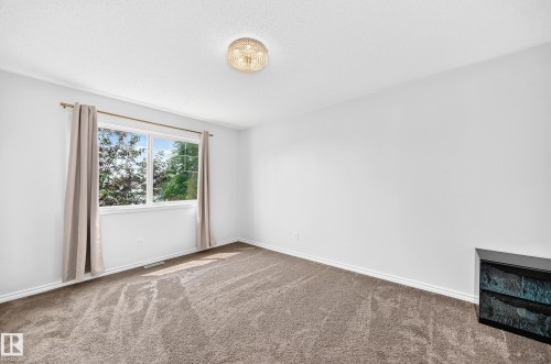#21 8716 179 Av Nw, Edmonton, AB - Indoor Photo Showing Other Room