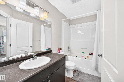 #21 8716 179 Av Nw, Edmonton, AB - Indoor Photo Showing Bathroom