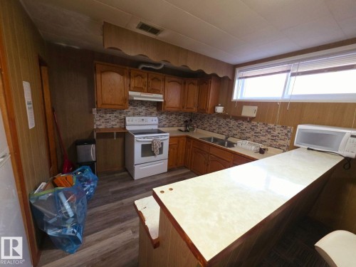 Kitchen - 10404 116 Avenue, Edmonton, AB 