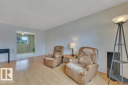 17918 63A Avenue Nw, Edmonton, AB - Indoor Photo Showing Living Room