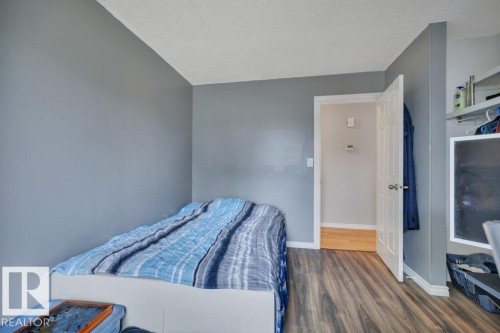17918 63A Avenue Nw, Edmonton, AB - Indoor Photo Showing Bedroom