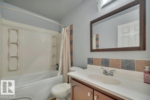 17918 63A Avenue Nw, Edmonton, AB - Indoor Photo Showing Bathroom