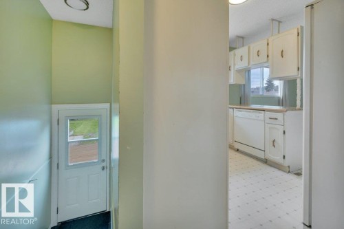 17918 63A Avenue Nw, Edmonton, AB - Indoor