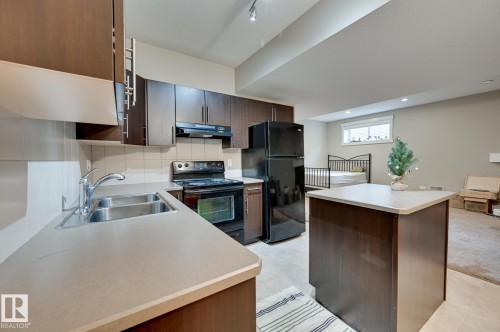 1564 36 Avenue, Edmonton, AB 