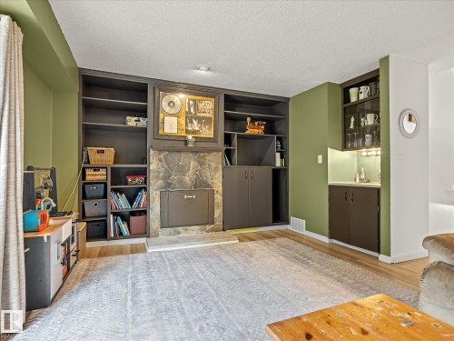 9014 184 Street, Edmonton, AB 