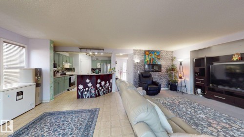 1808 36 Avenue Nw, Edmonton, AB - Indoor Photo Showing Living Room