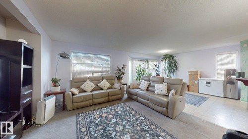 1808 36 Avenue Nw, Edmonton, AB - Indoor Photo Showing Living Room