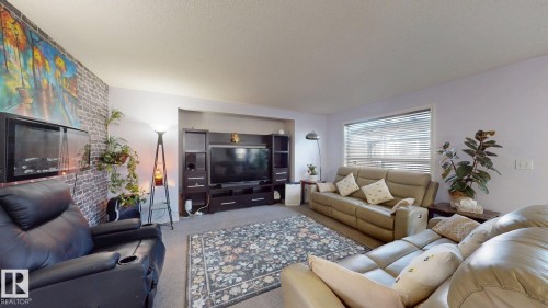 1808 36 Avenue Nw, Edmonton, AB - Indoor Photo Showing Living Room