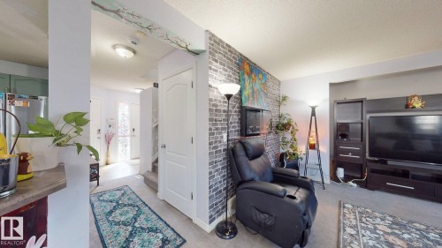 1808 36 Avenue Nw, Edmonton, AB - Indoor