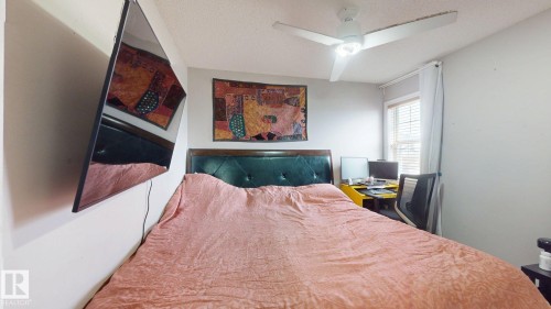1808 36 Avenue Nw, Edmonton, AB - Indoor Photo Showing Bedroom