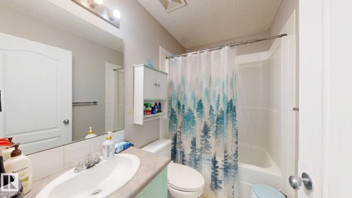 1808 36 Avenue Nw, Edmonton, AB - Indoor Photo Showing Bathroom